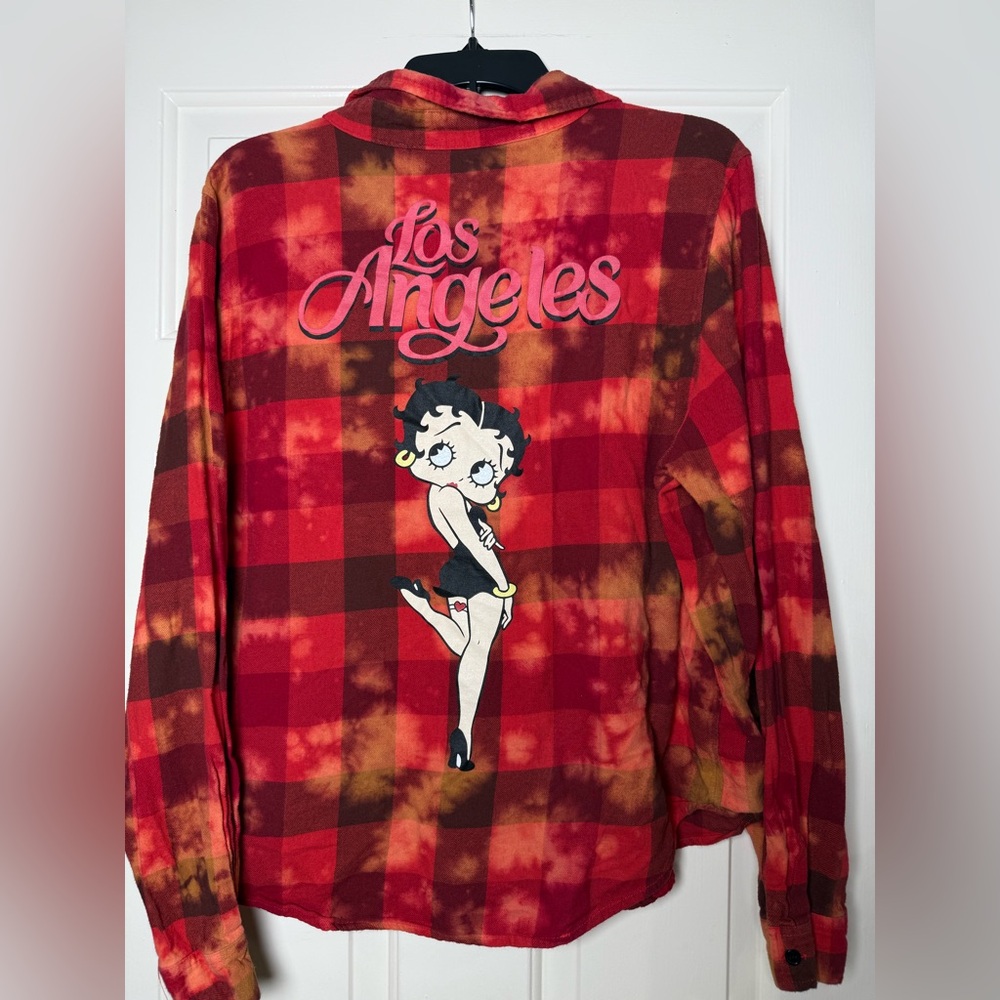 Betty‎ Boop Buffalo Plaid Red Black Flannel Button Up Long Sleeve Top